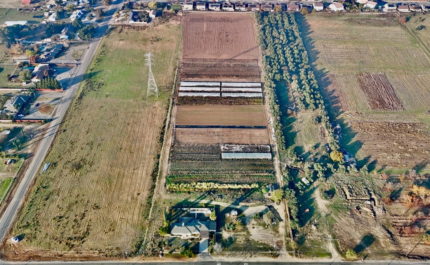 5866 W Shields Ave, Fresno, CA 93722