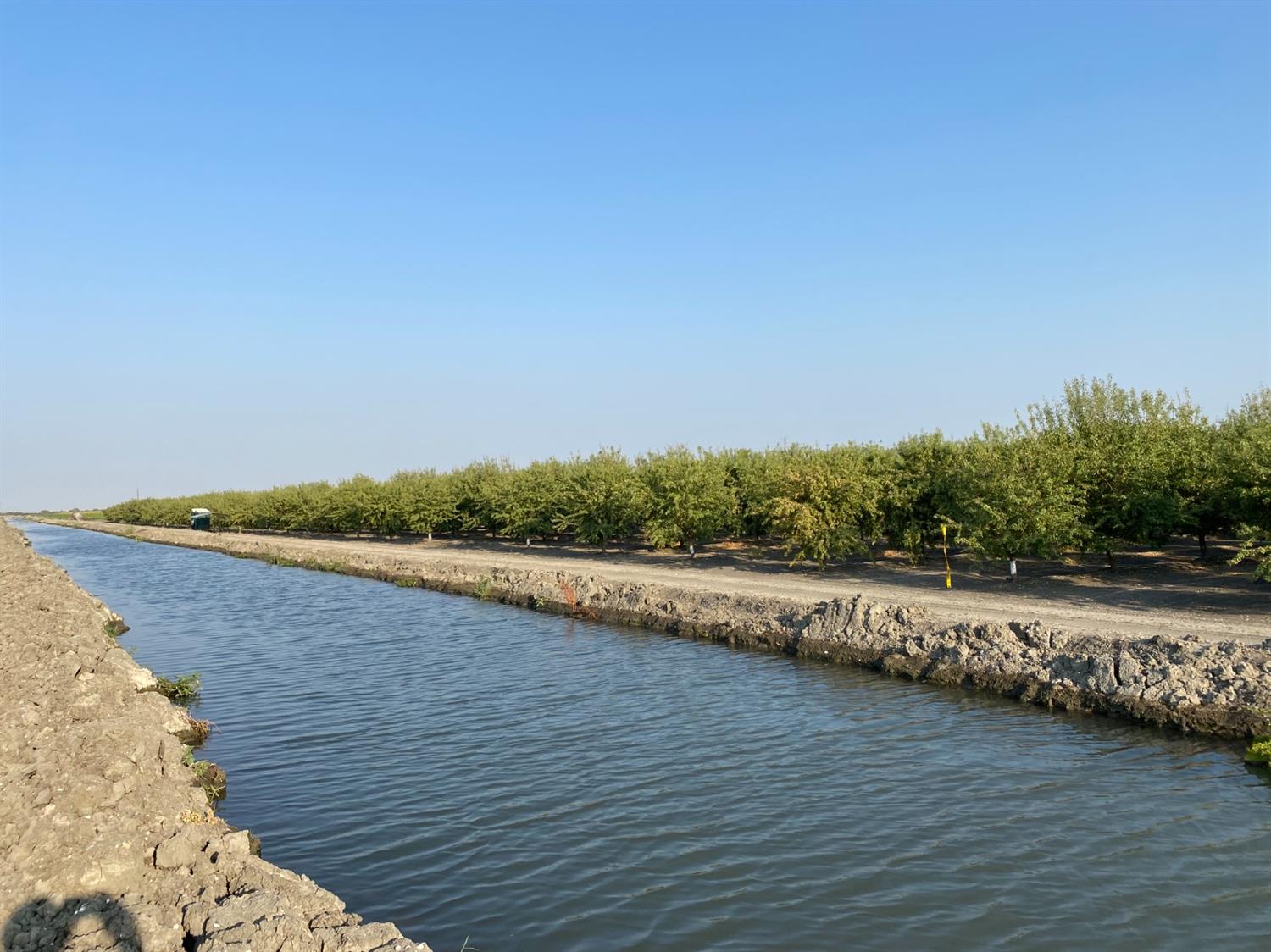 9833 S Colusa Ave, San Joaquin, CA 93660