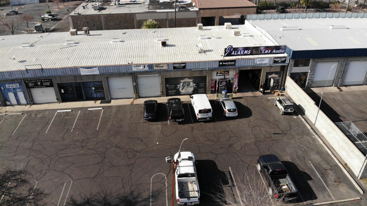 2203 N Pleasant Ave N, Fresno, CA 93705