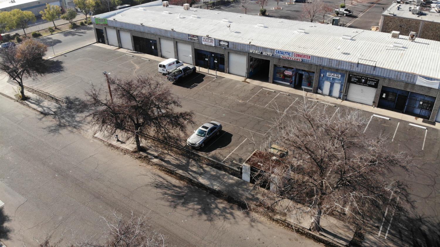 2203 N Pleasant Ave N, Fresno, CA 93705