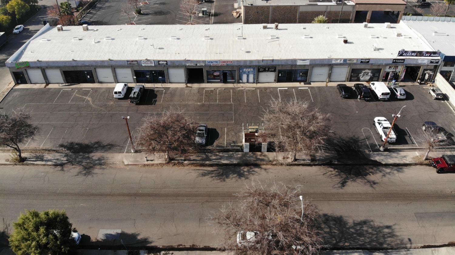 2203 N Pleasant Ave N, Fresno, CA 93705