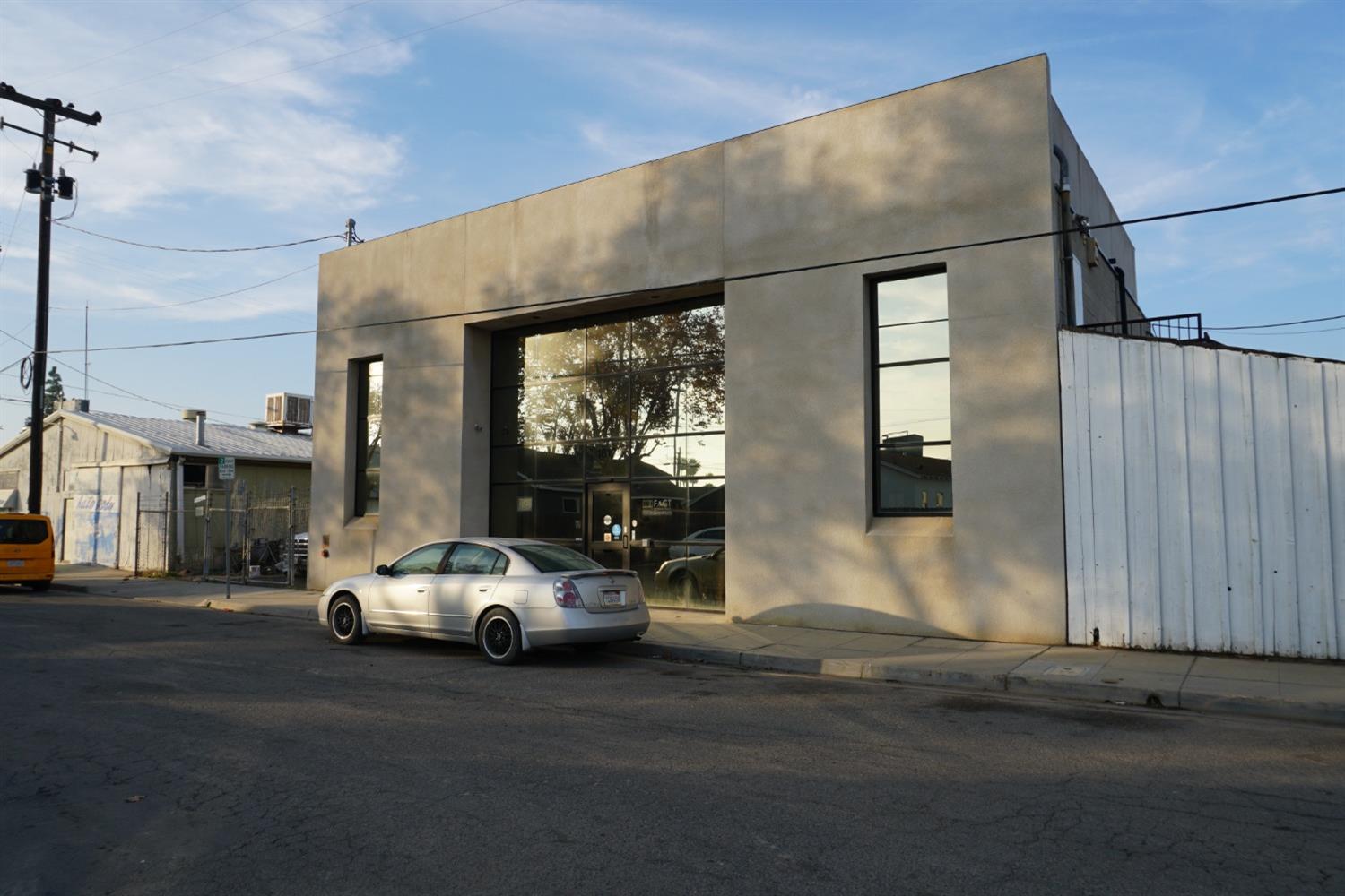 1819 E Lamona Ave E, Fresno, CA 93703