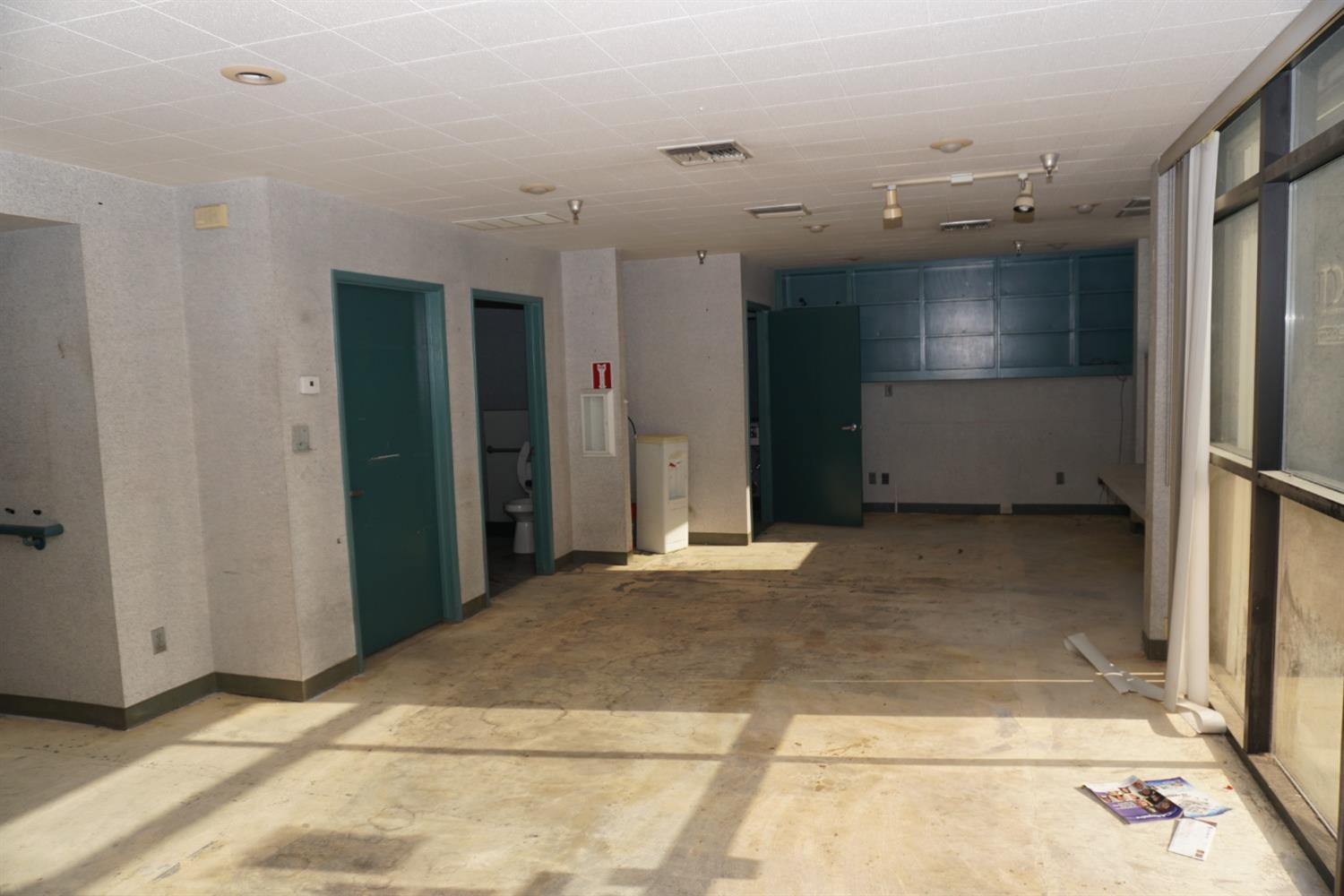 1819 E Lamona Ave E, Fresno, CA 93703