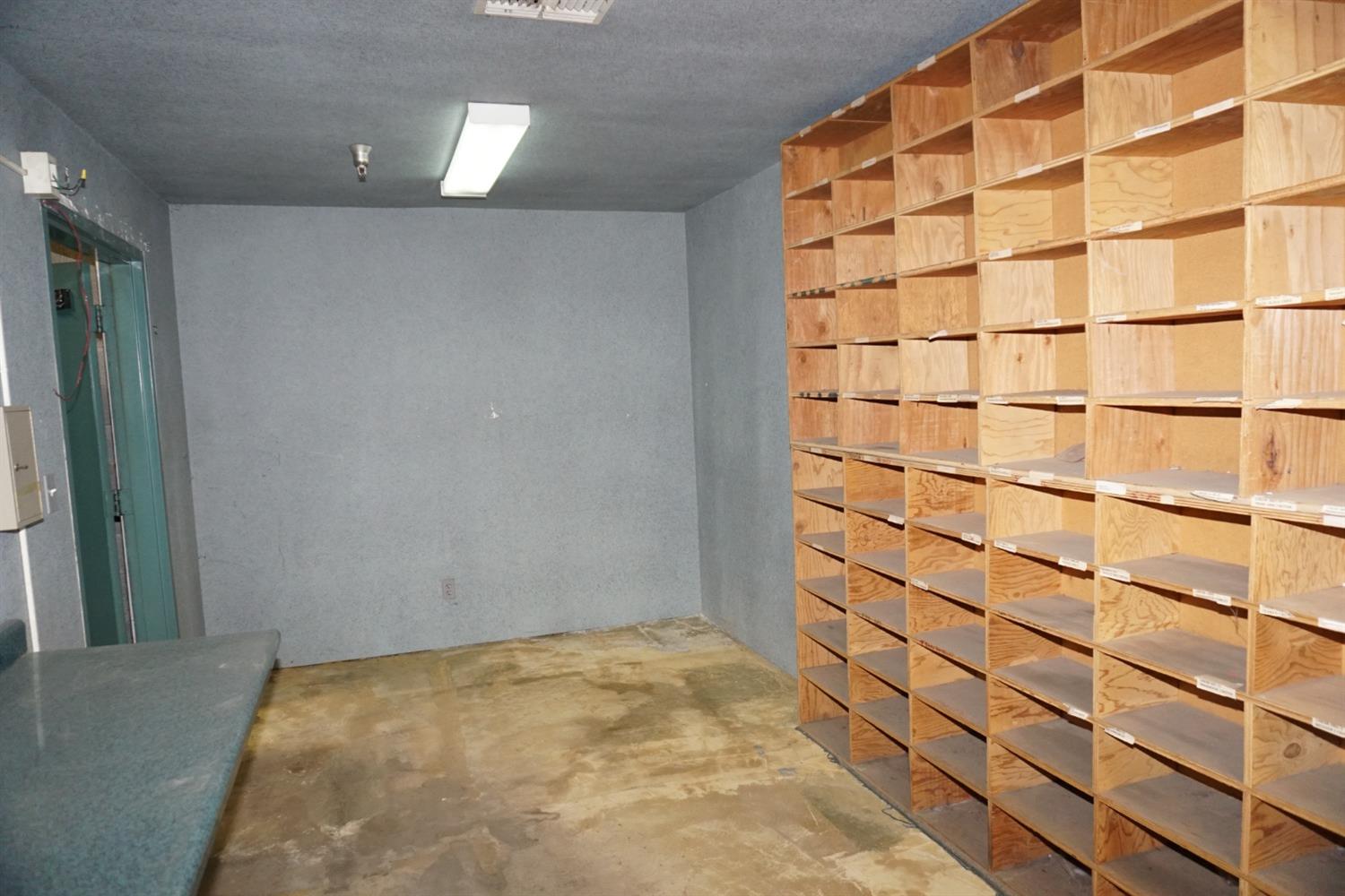 1819 E Lamona Ave E, Fresno, CA 93703