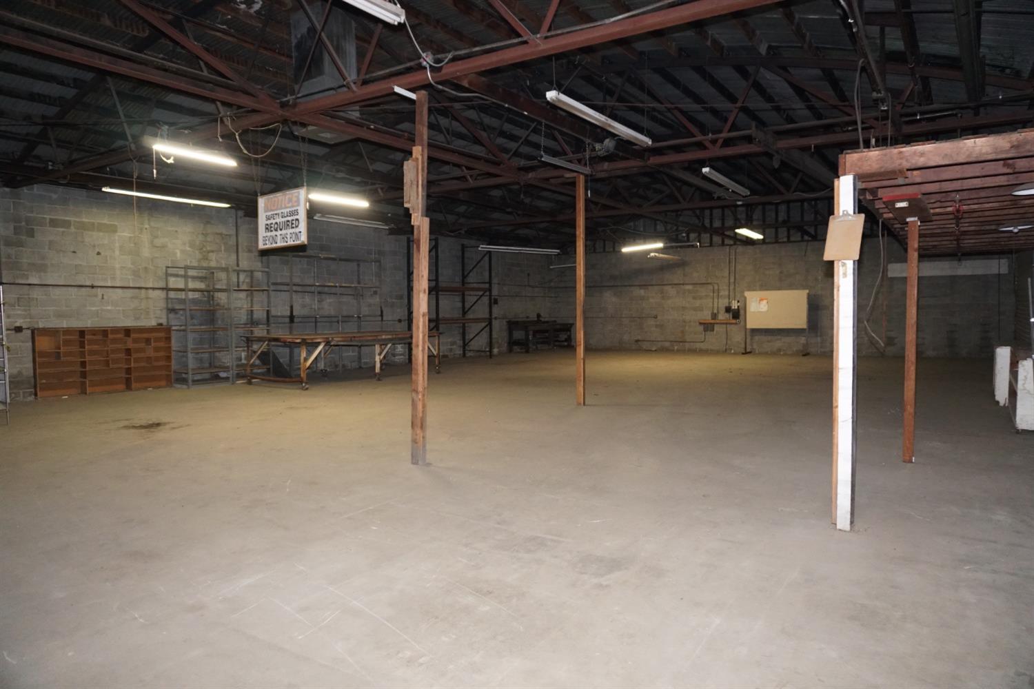 1819 E Lamona Ave E, Fresno, CA 93703