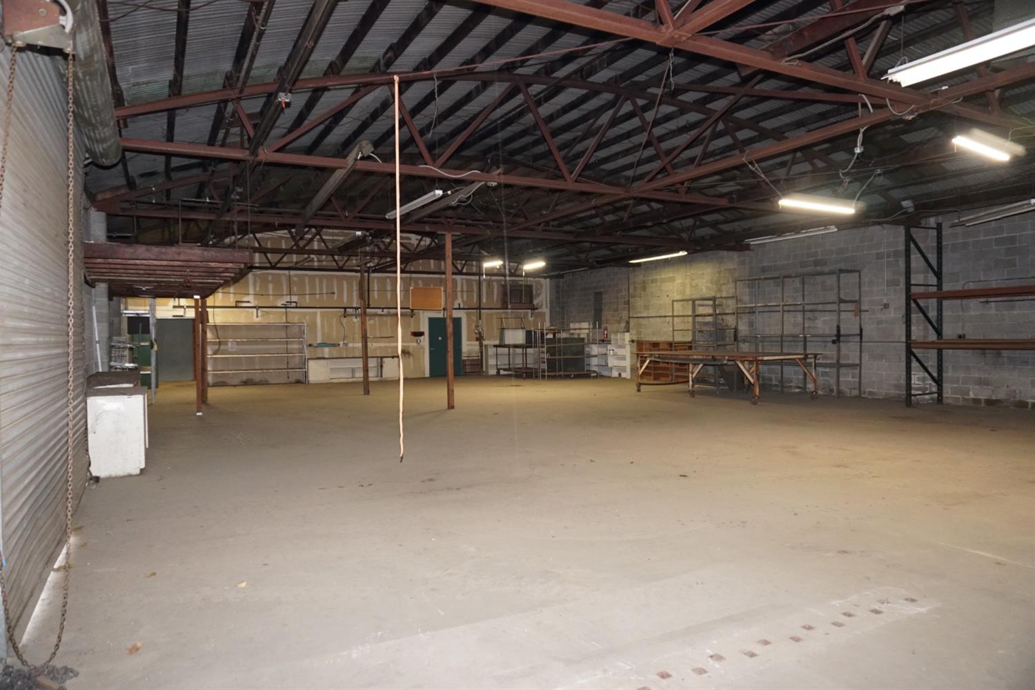 1819 E Lamona Ave E, Fresno, CA 93703