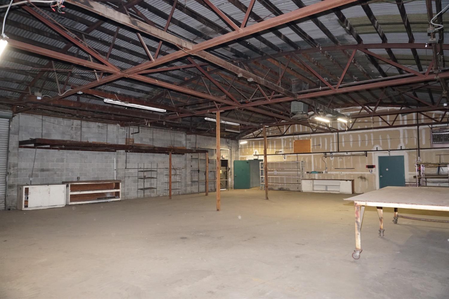 1819 E Lamona Ave E, Fresno, CA 93703