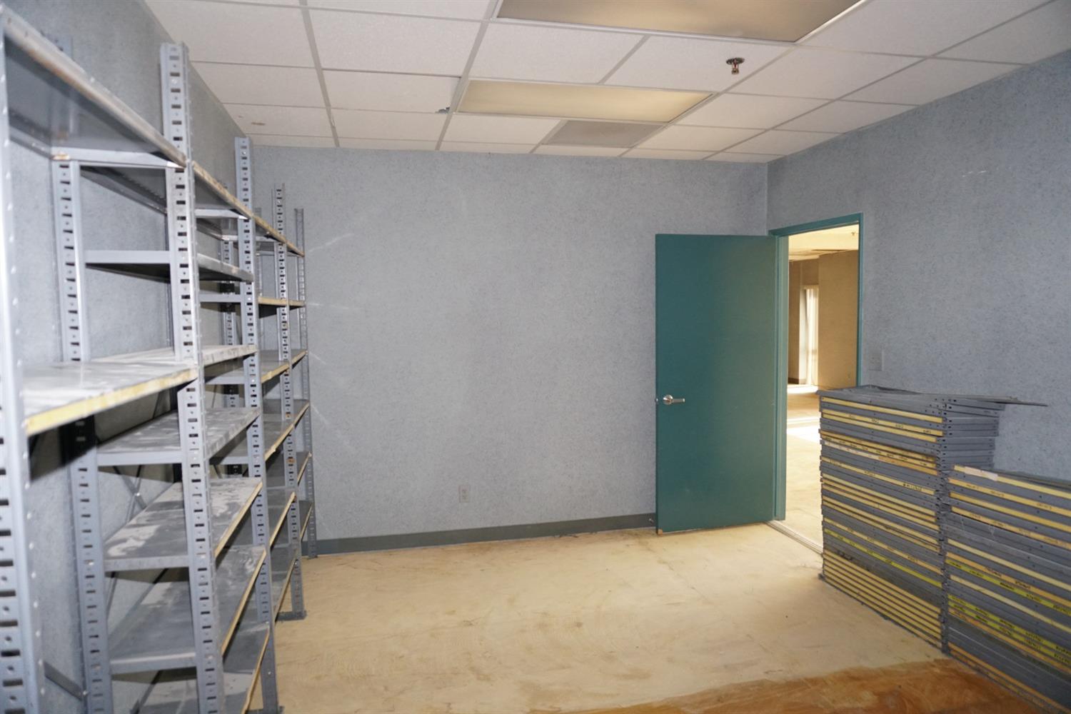 1819 E Lamona Ave E, Fresno, CA 93703