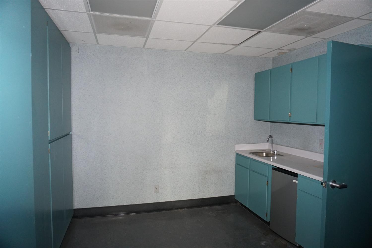 1819 E Lamona Ave E, Fresno, CA 93703