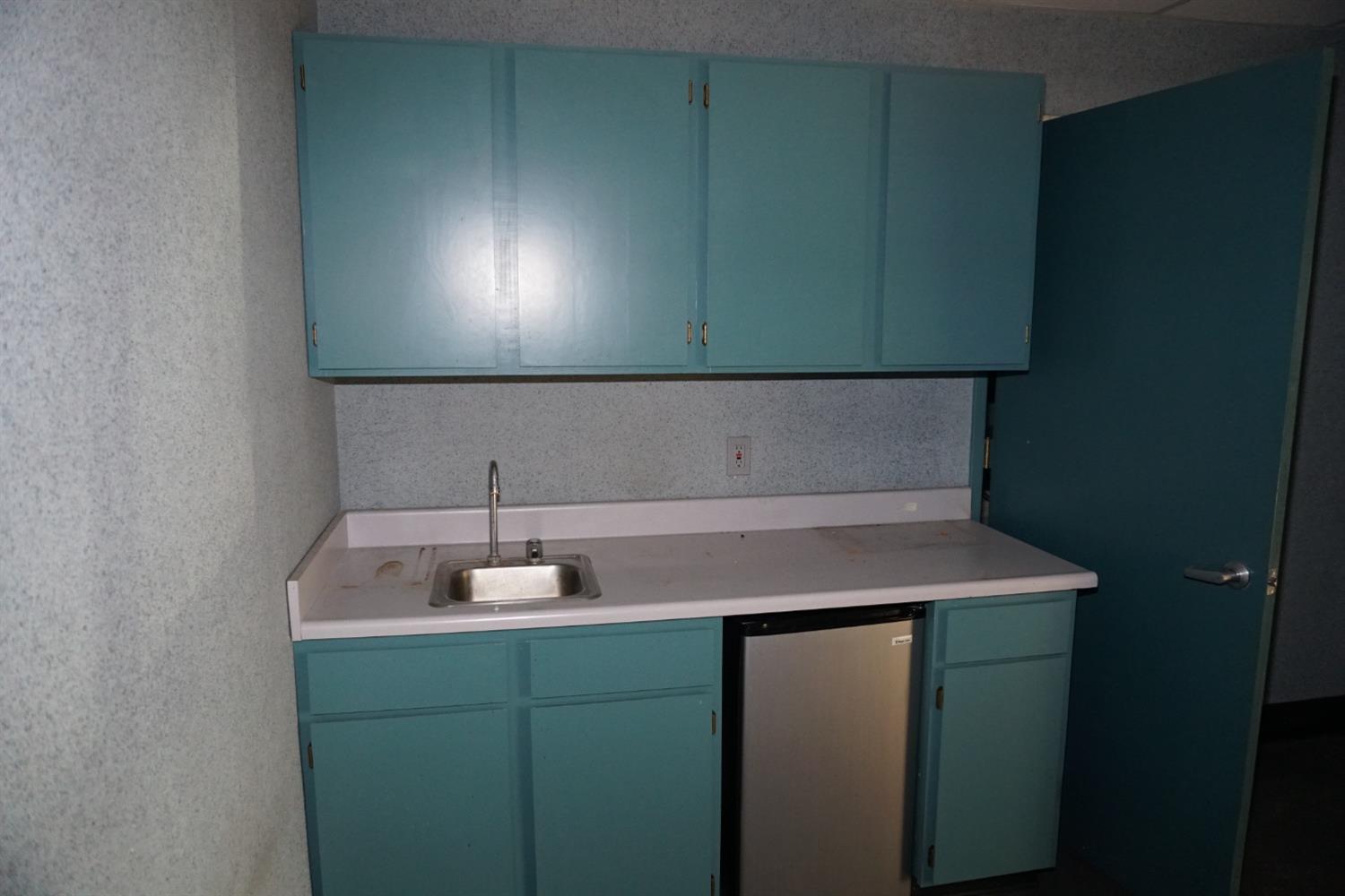 1819 E Lamona Ave E, Fresno, CA 93703