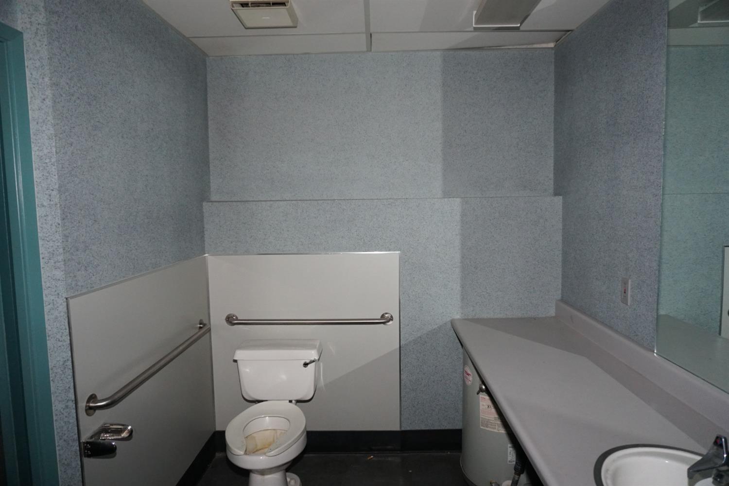 1819 E Lamona Ave E, Fresno, CA 93703