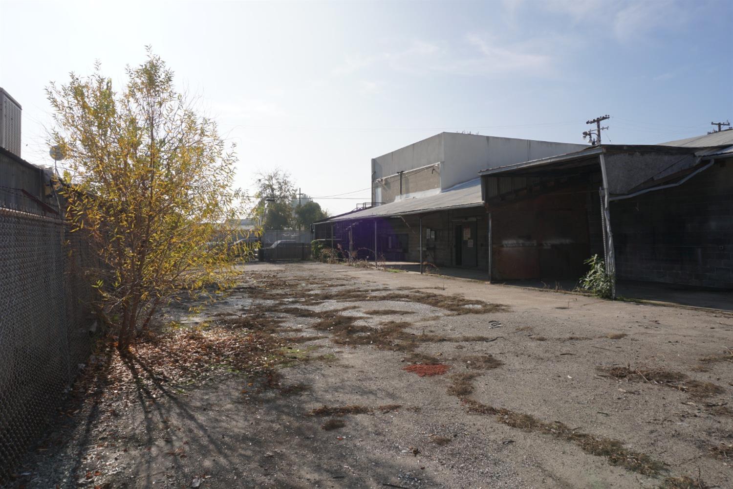 1819 E Lamona Ave E, Fresno, CA 93703