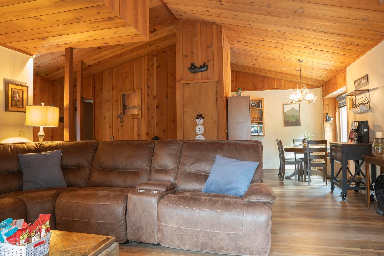 42135 Hanging Branch Rd, Shaver Lake, CA 93664