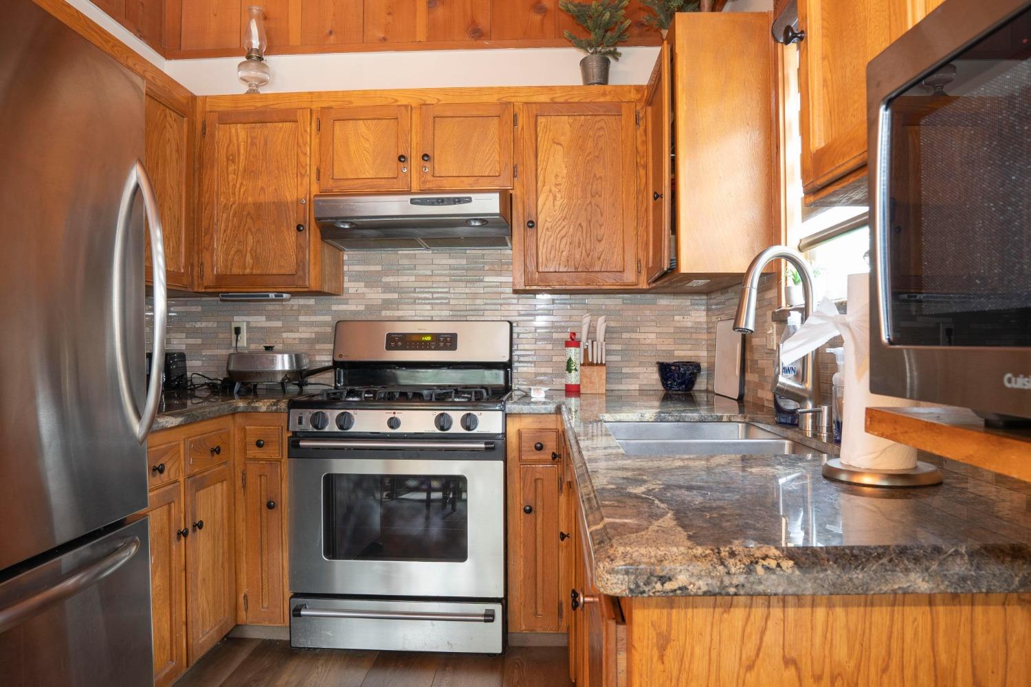 42135 Hanging Branch Rd, Shaver Lake, CA 93664