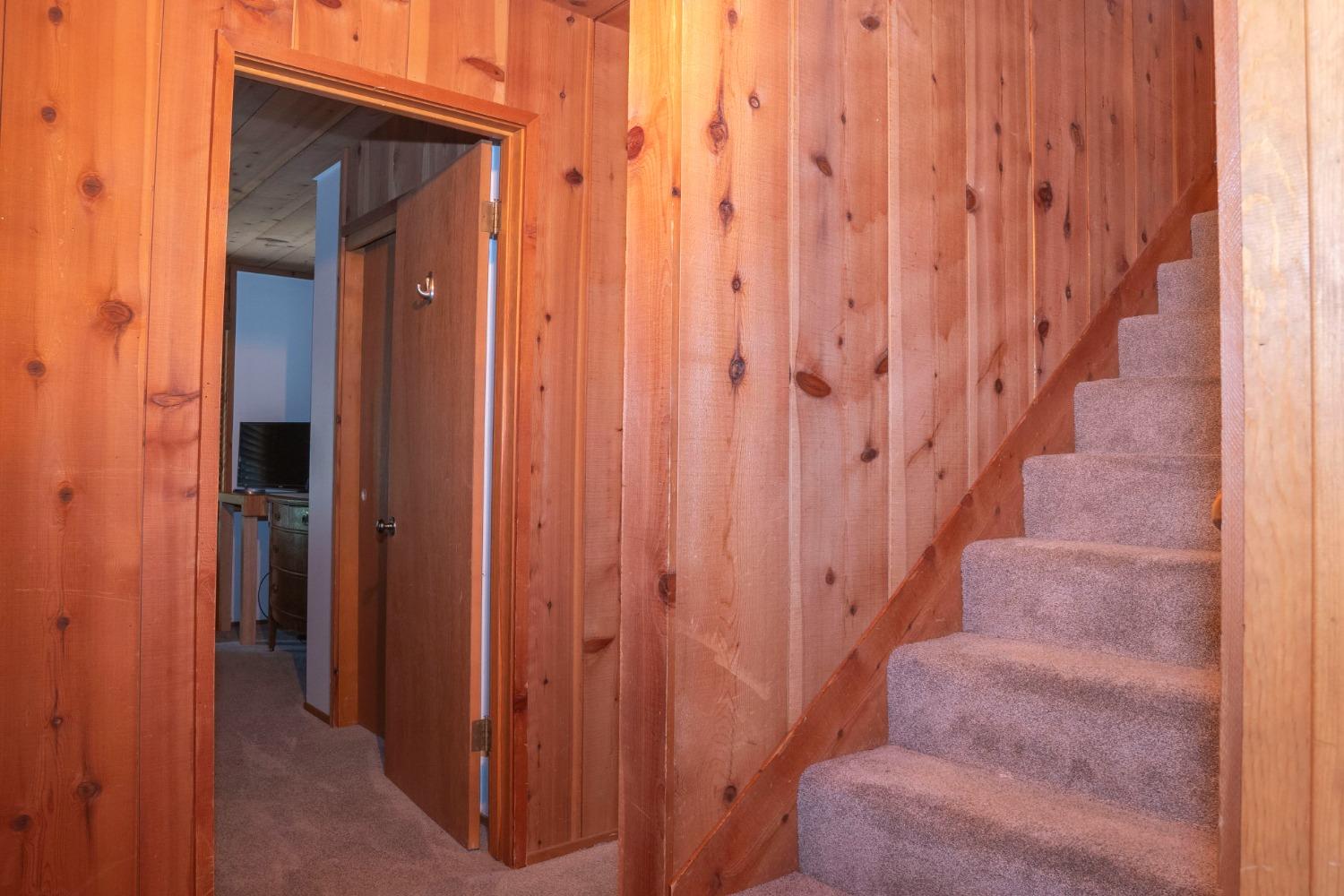 42135 Hanging Branch Rd, Shaver Lake, CA 93664