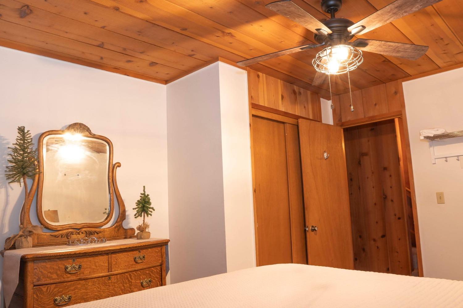 42135 Hanging Branch Rd, Shaver Lake, CA 93664