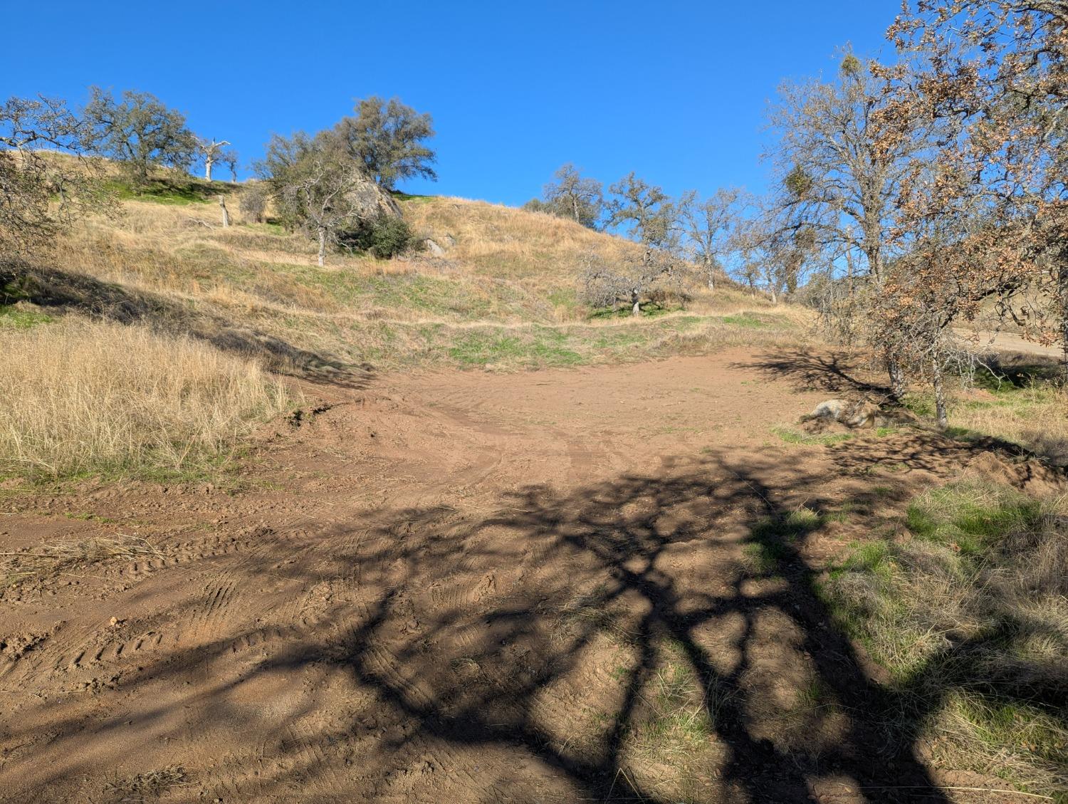 293 Deerbrook Ln, Yokuts Valley, CA 93675