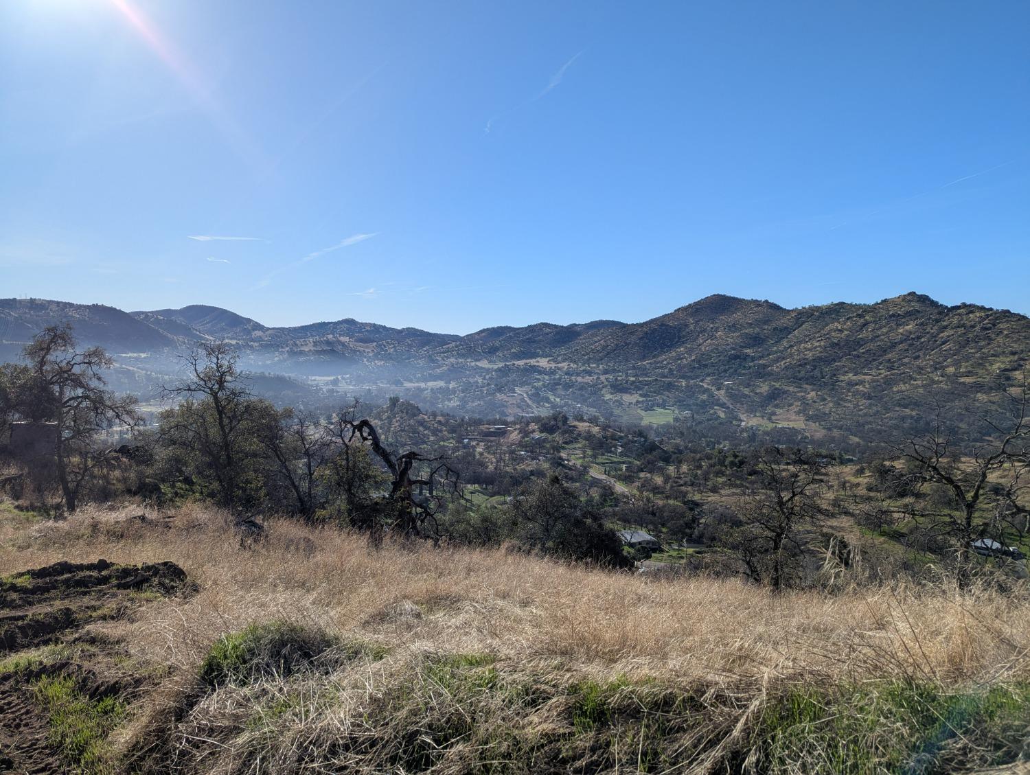 293 Deerbrook Ln, Yokuts Valley, CA 93675