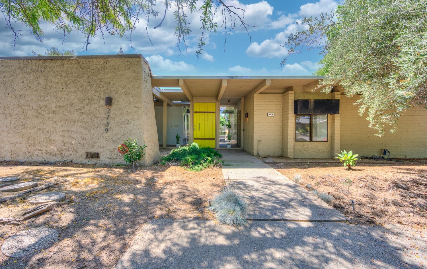 2739 W San Ramon Ave, Fresno, CA 93711