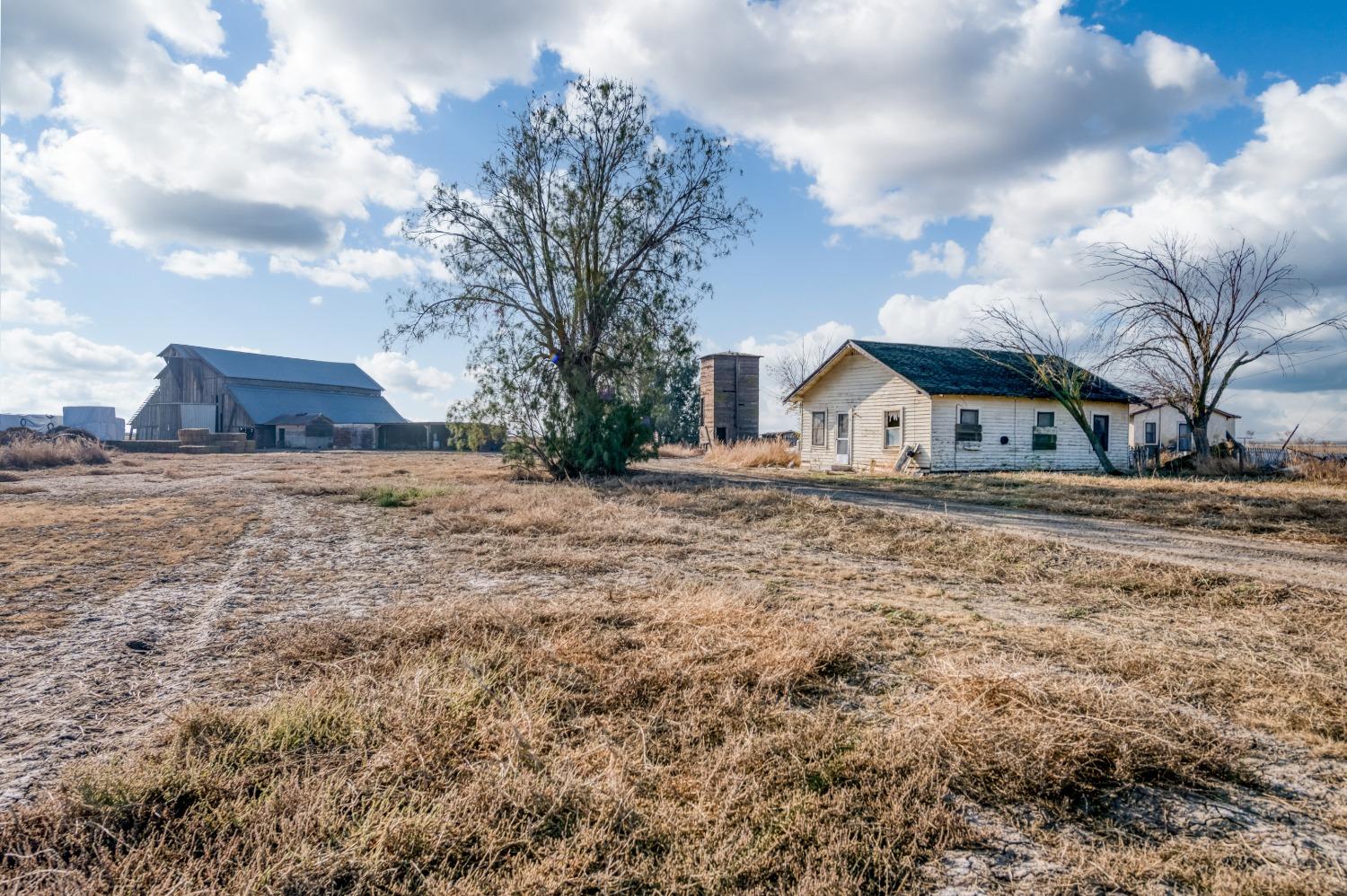 17131 Cotton Rd, Los Banos, CA 93635