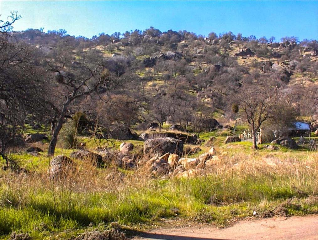 37 Totem Ln, Yokuts Valley, CA 93675