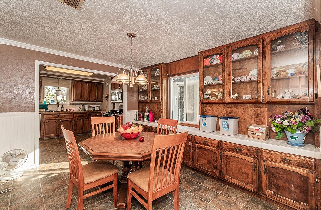 836 12Th St, Orange Cove, CA 93646