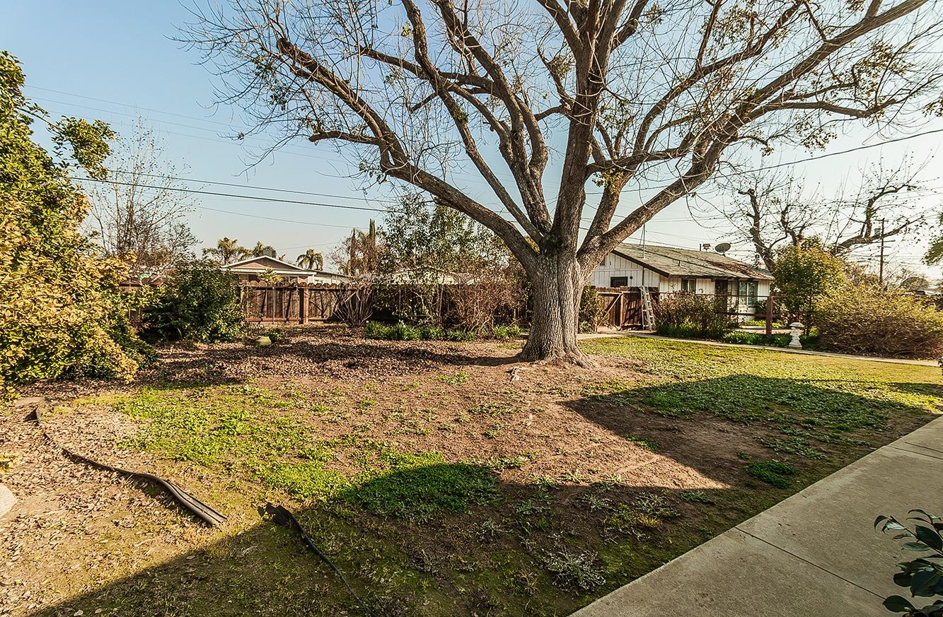 836 12Th St, Orange Cove, CA 93646