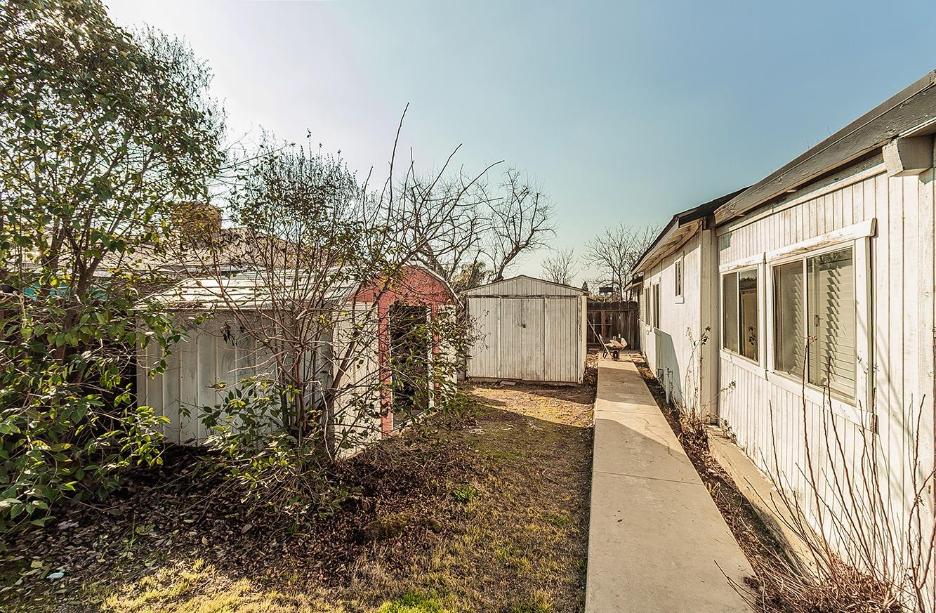 836 12Th St, Orange Cove, CA 93646