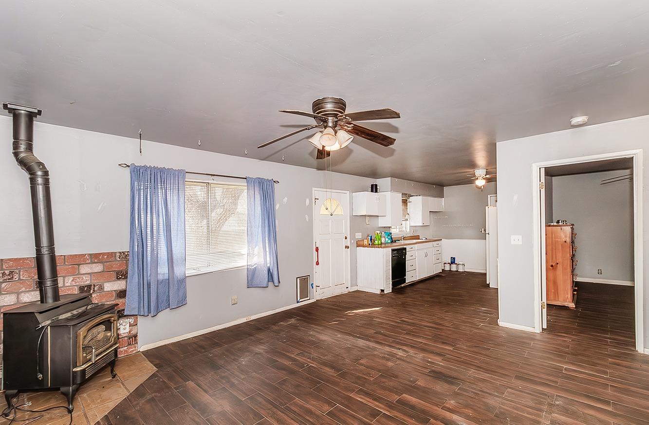 836 12Th St, Orange Cove, CA 93646