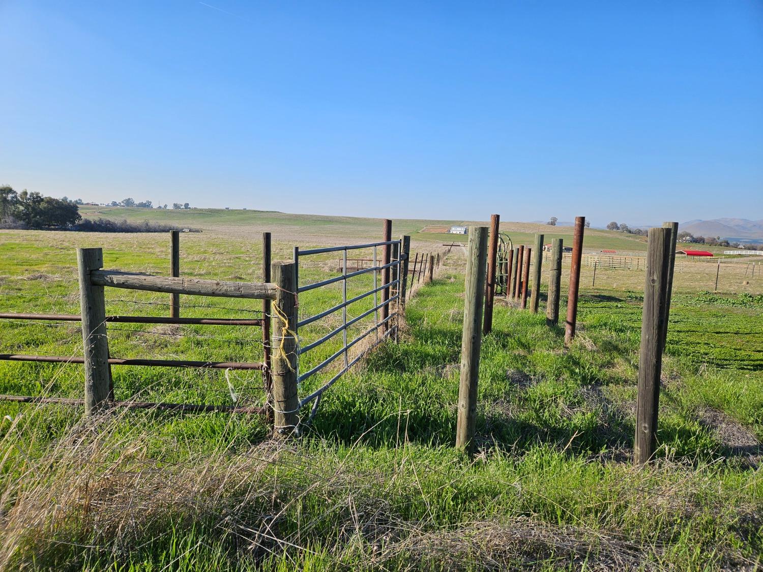 1 Thermal Rd, Sanger, CA 93657