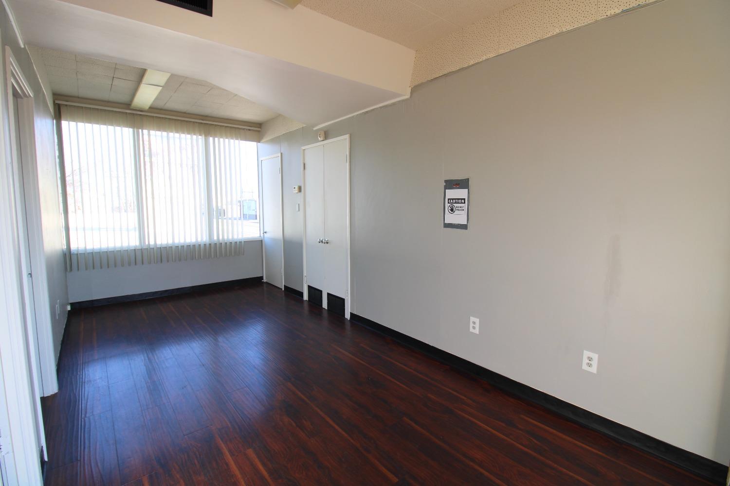 2801 N Blackstone Ave, Fresno, CA 93703