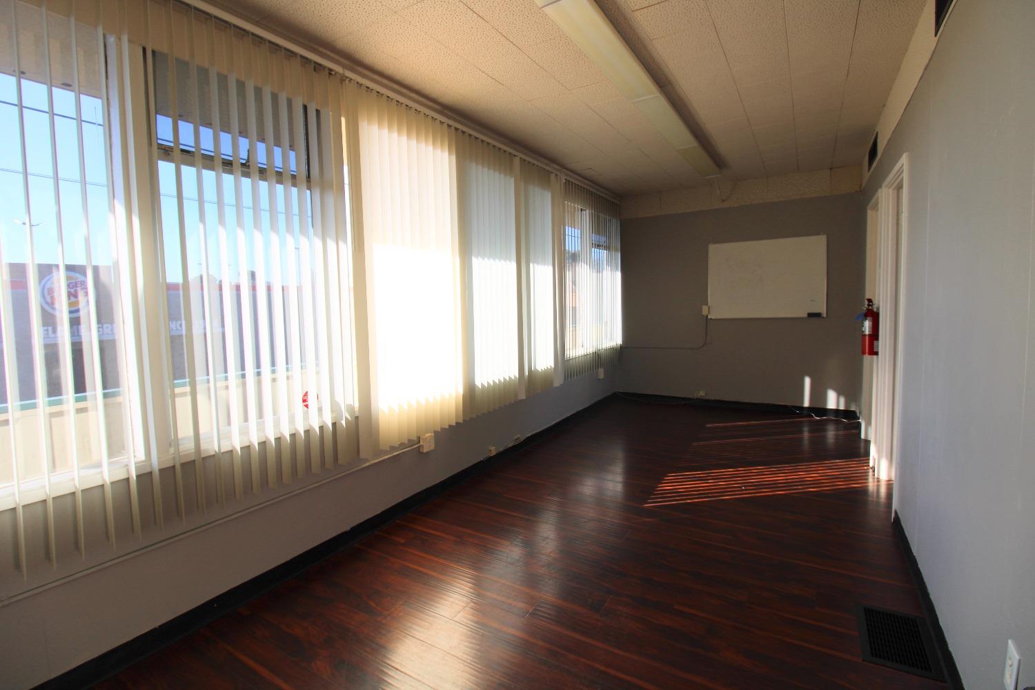 2801 N Blackstone Ave, Fresno, CA 93703