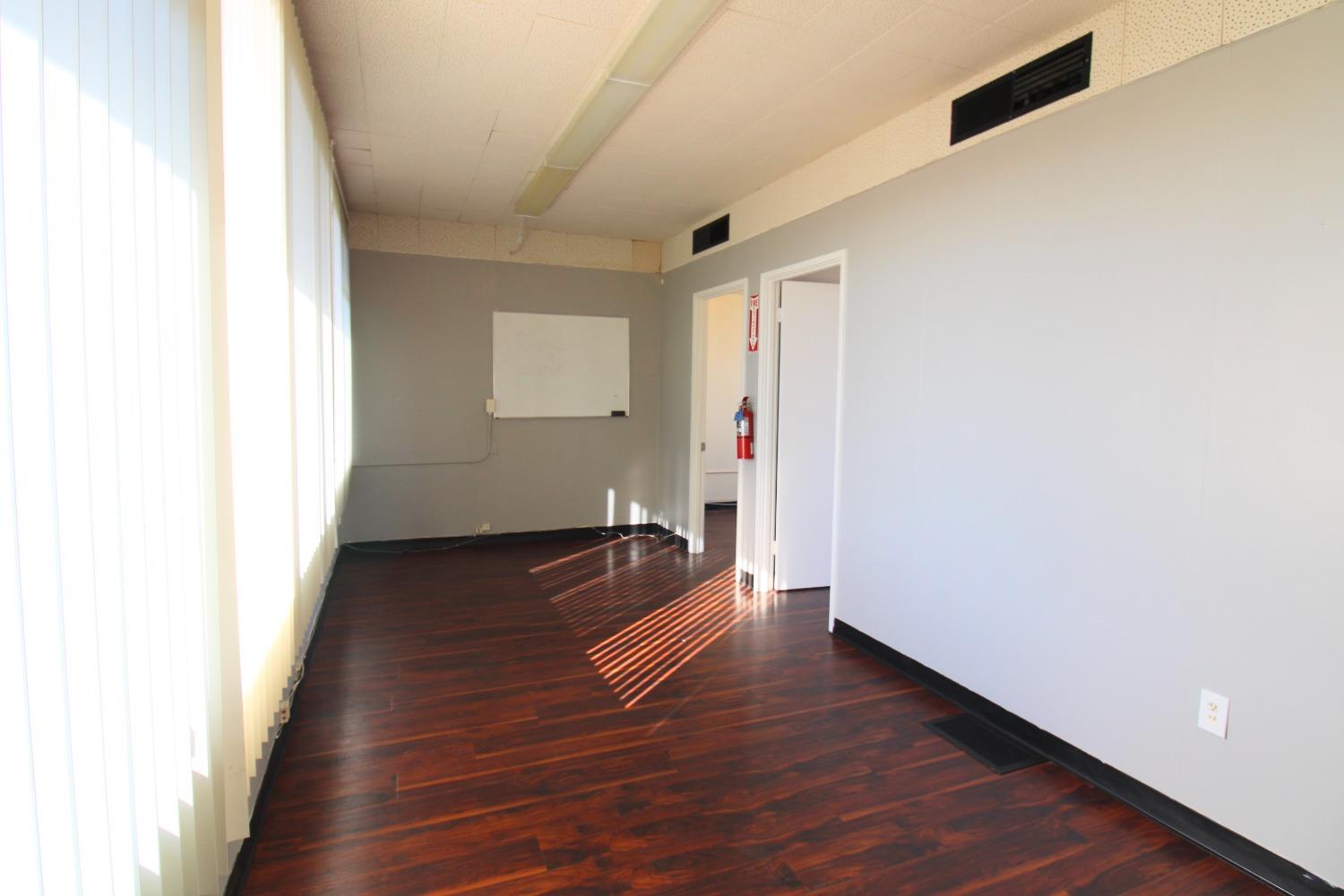 2801 N Blackstone Ave, Fresno, CA 93703