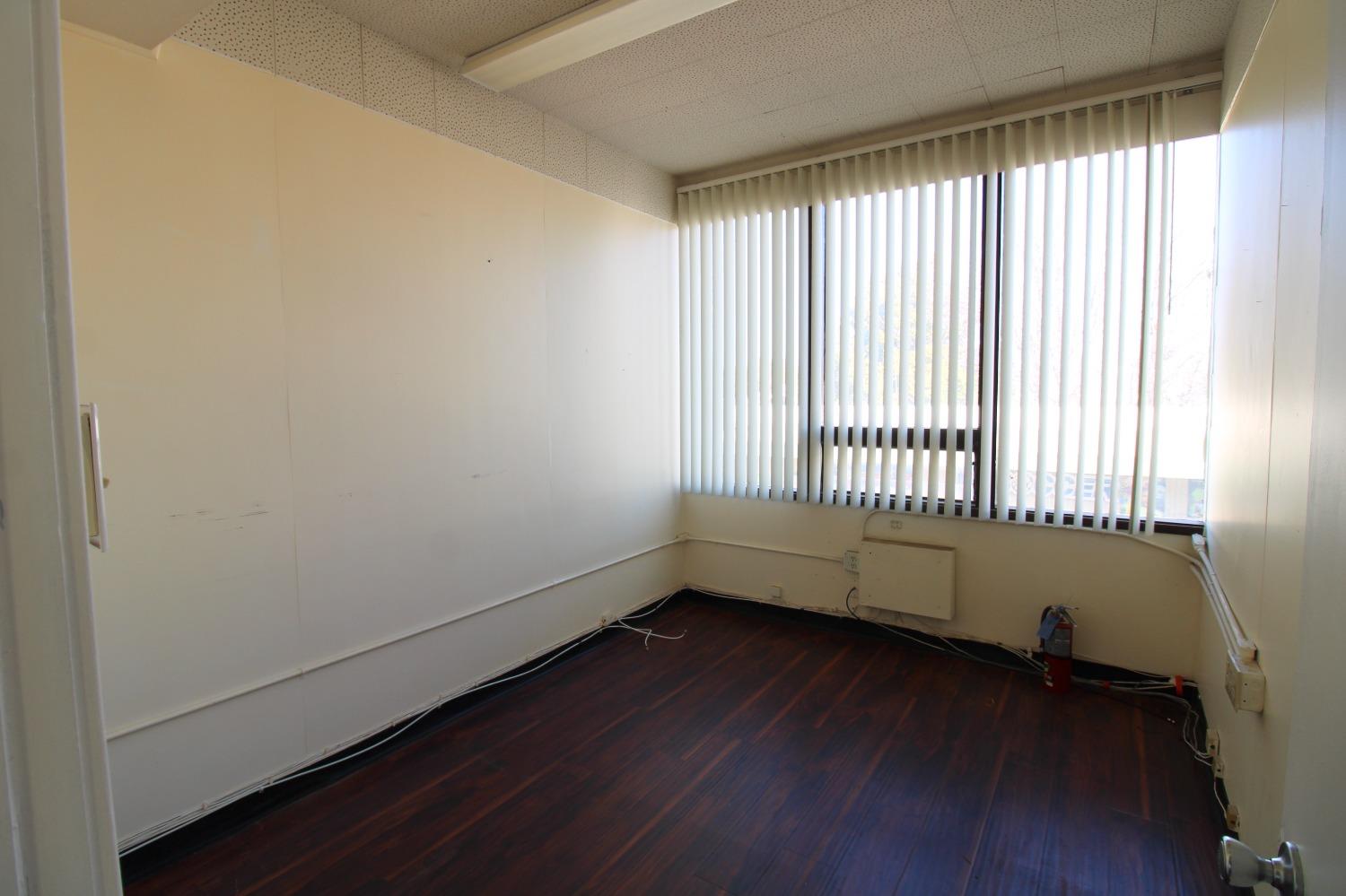 2801 N Blackstone Ave, Fresno, CA 93703