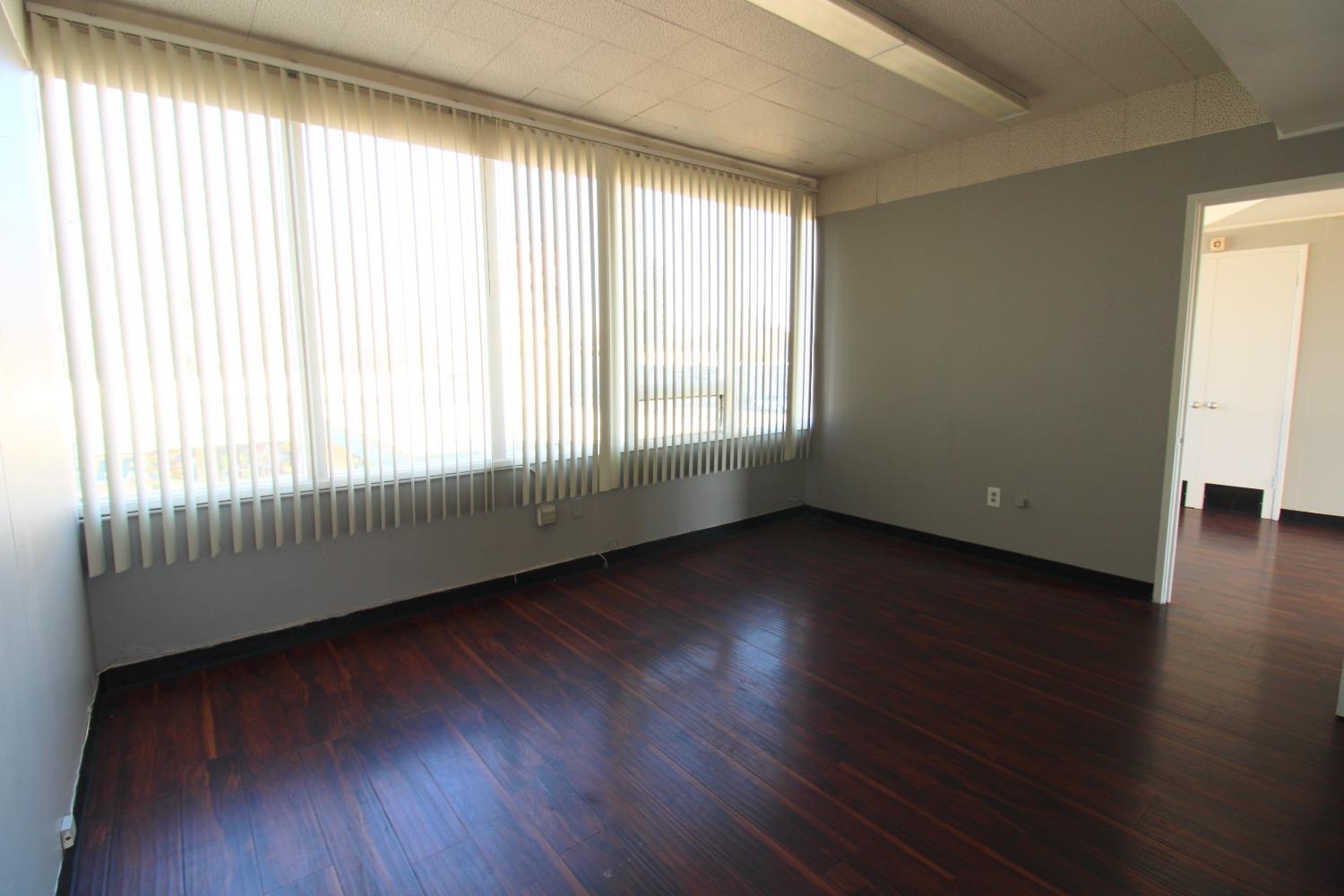 2801 N Blackstone Ave, Fresno, CA 93703