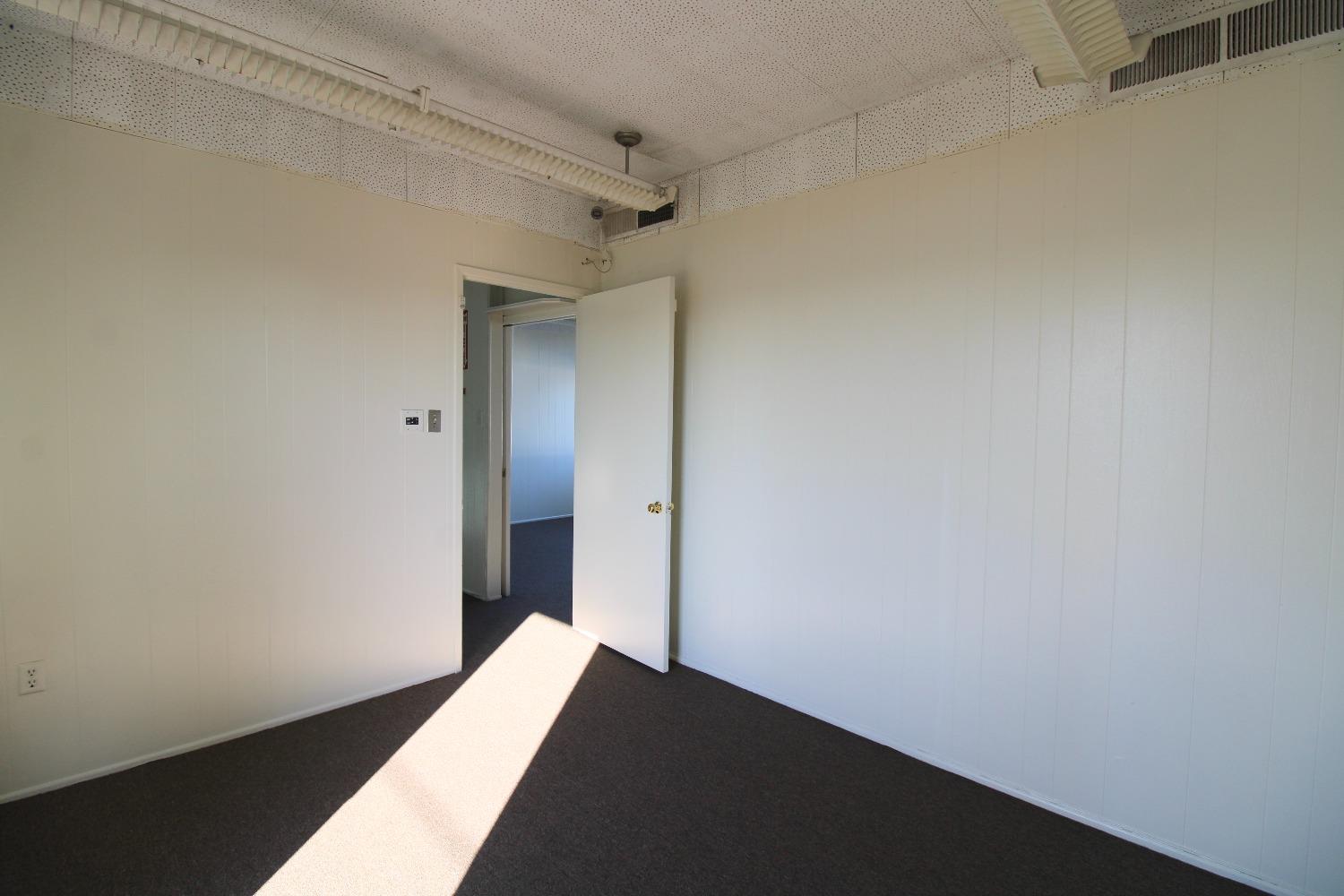 2801 N Blackstone Ave, Fresno, CA 93703