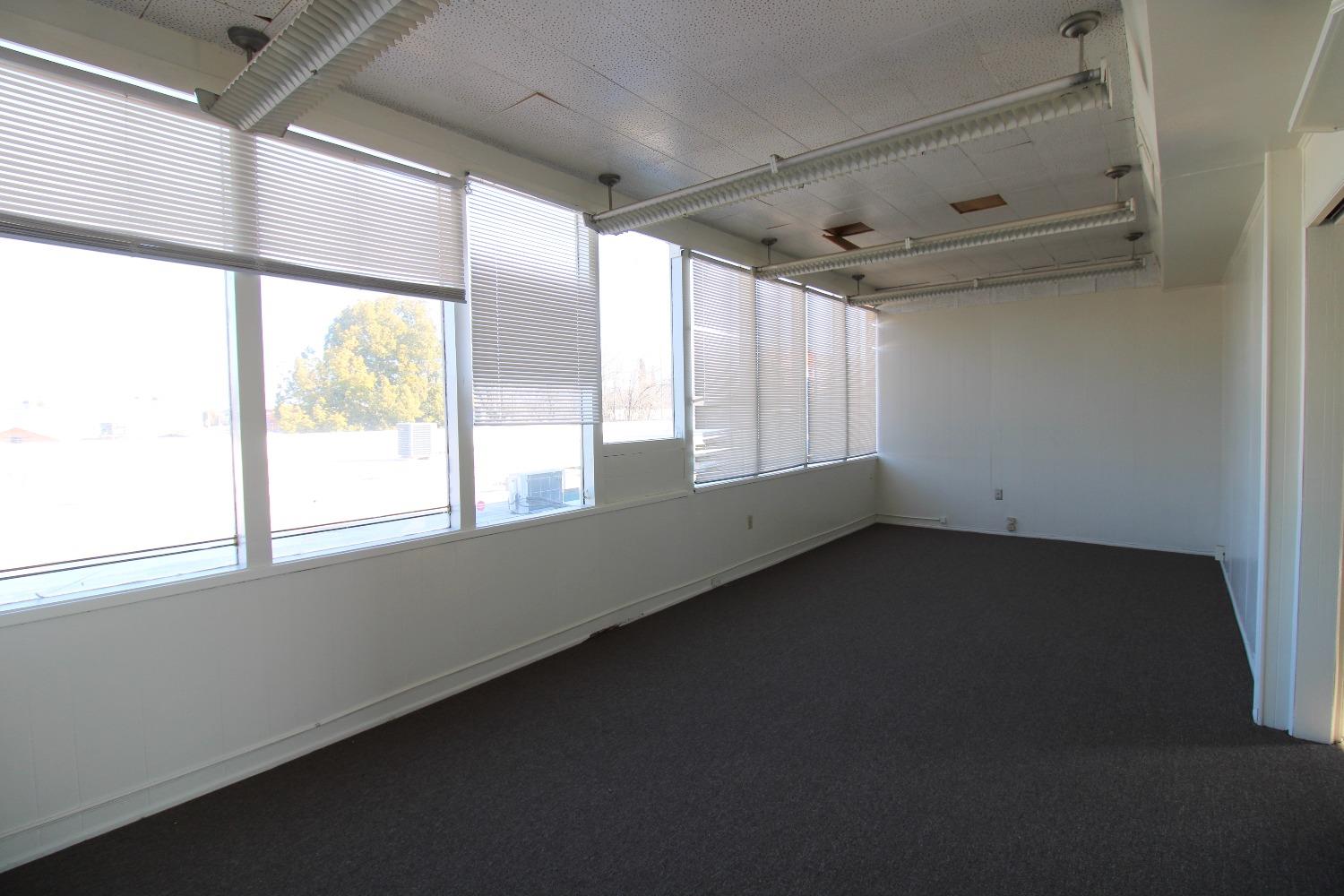 2801 N Blackstone Ave, Fresno, CA 93703