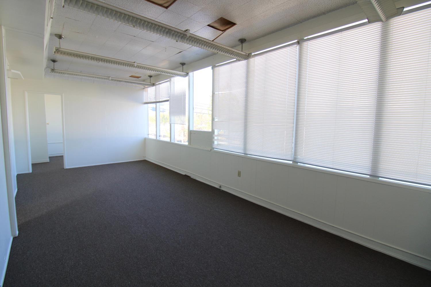 2801 N Blackstone Ave, Fresno, CA 93703