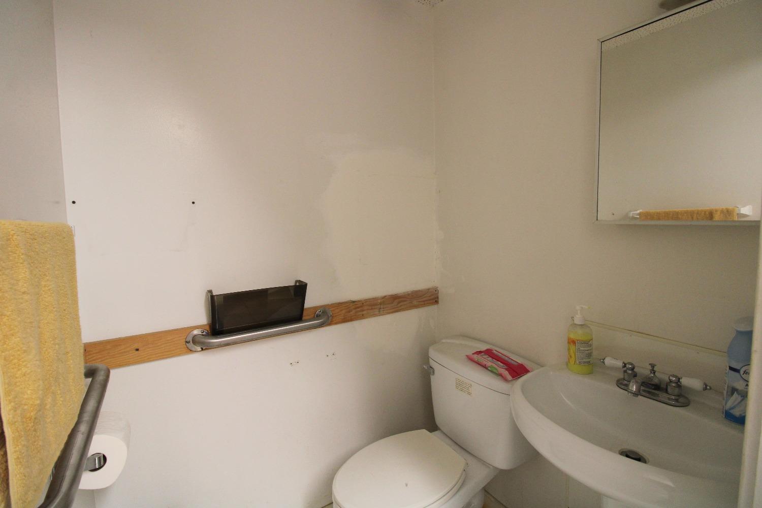 2801 N Blackstone Ave, Fresno, CA 93703