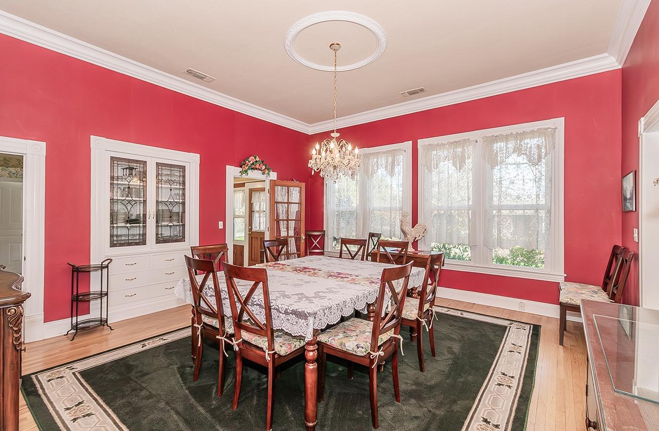 3680 S Newmark Ave, Sanger, CA 93657