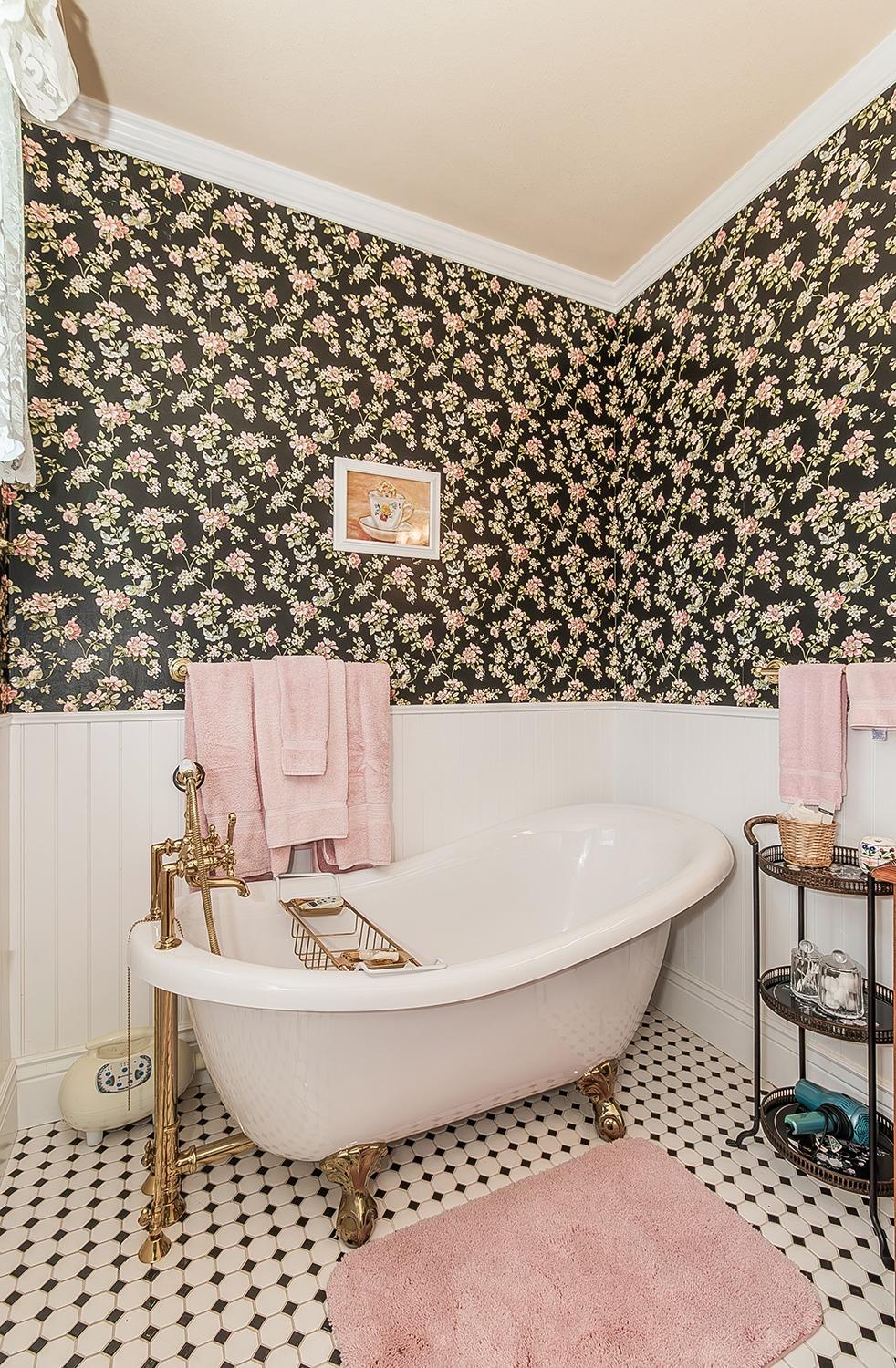 3680 S Newmark Ave, Sanger, CA 93657