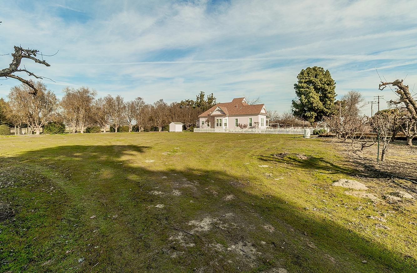 3680 S Newmark Ave, Sanger, CA 93657