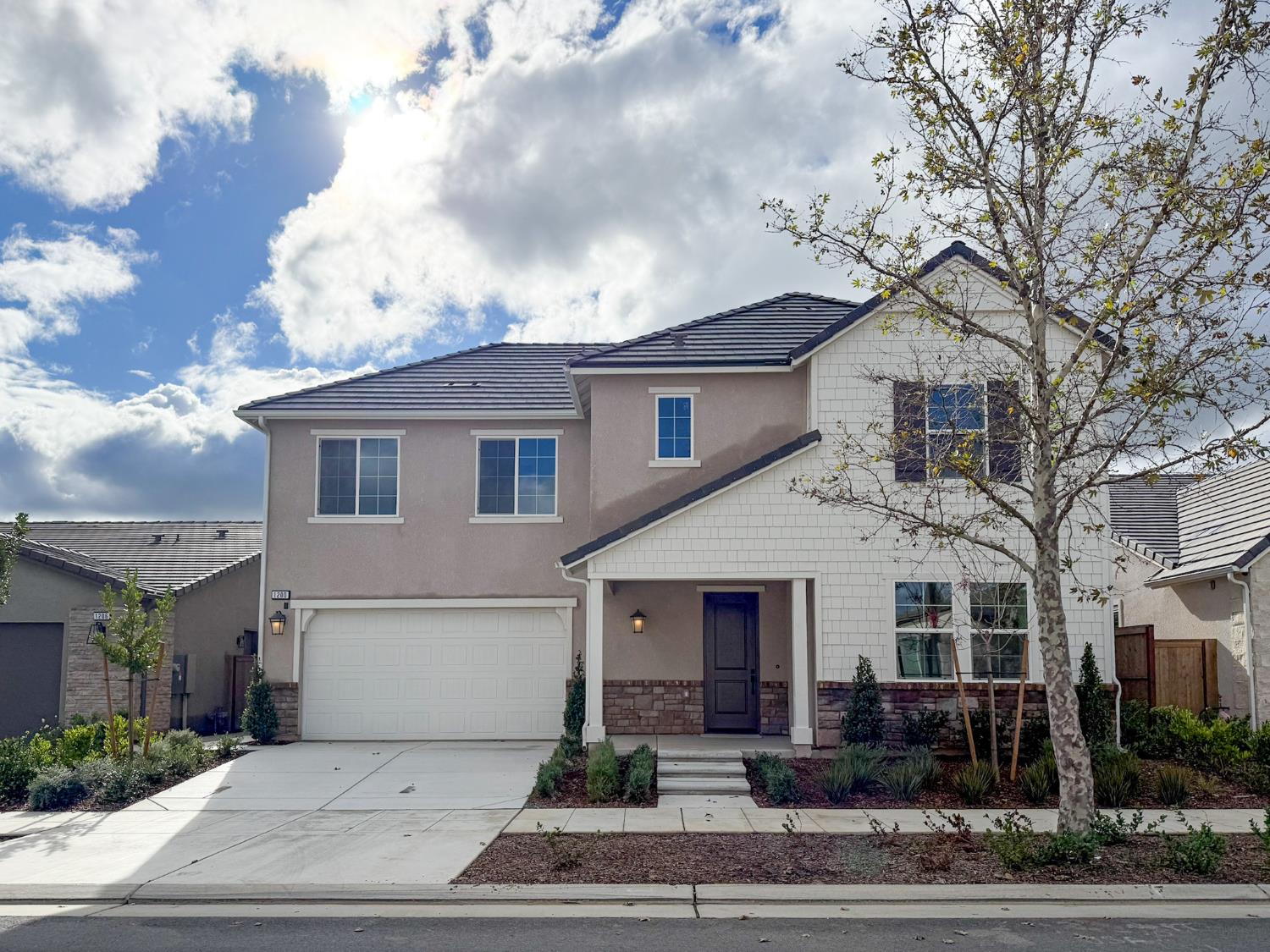 1200 Wildflower Dr, Madera, CA 93636