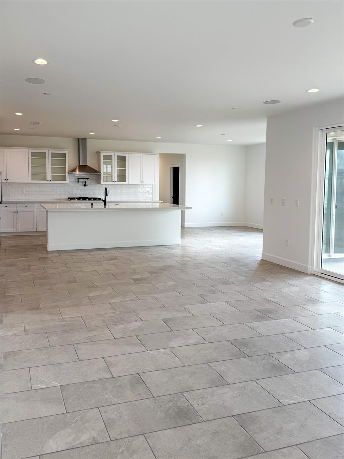 1200 Wildflower Dr, Madera, CA 93636