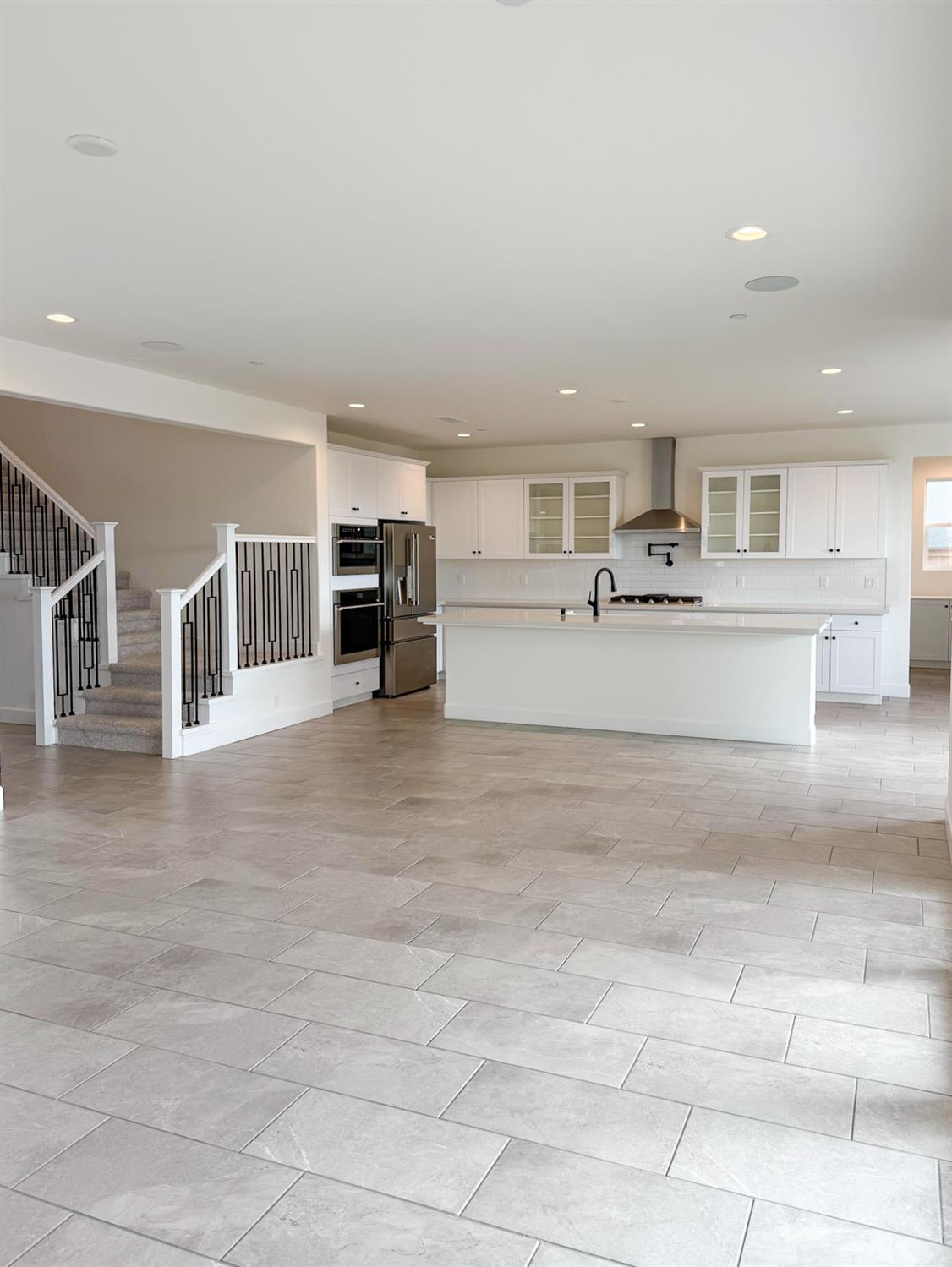 1200 Wildflower Dr, Madera, CA 93636