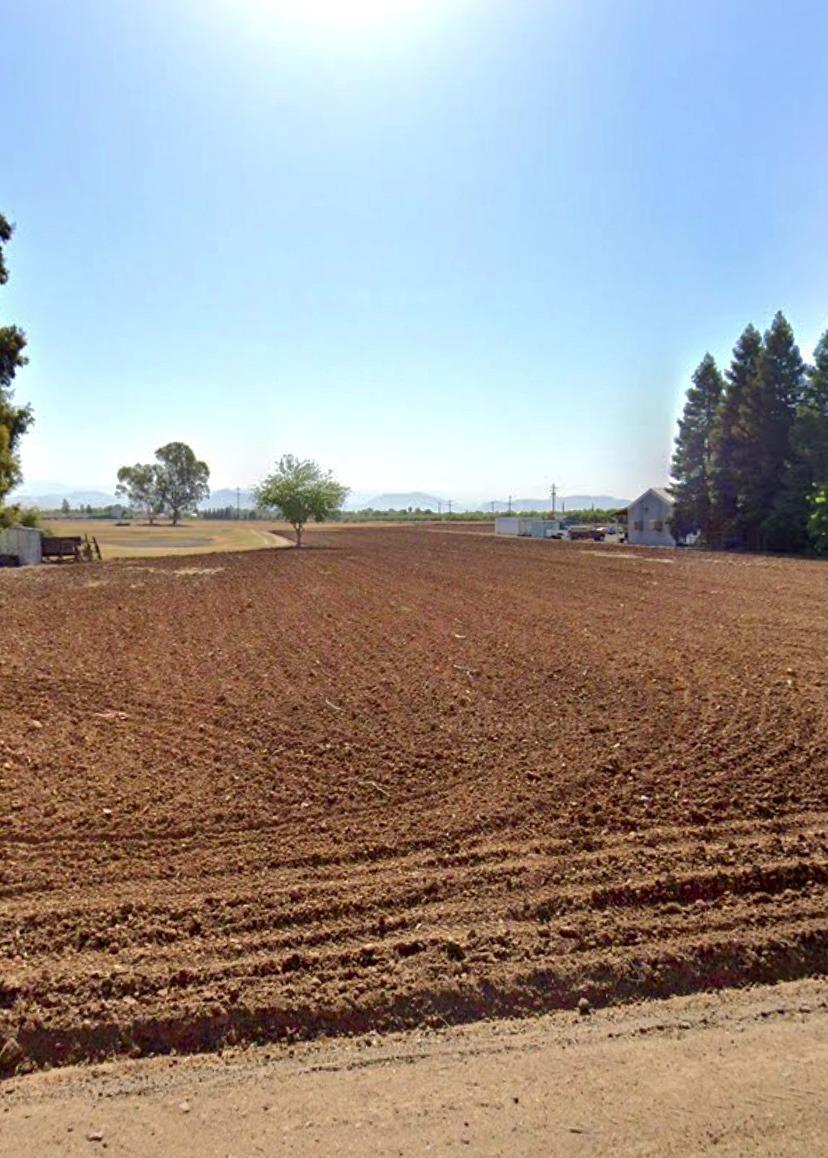 4588 N Mccall Ave, Sanger, CA 93657