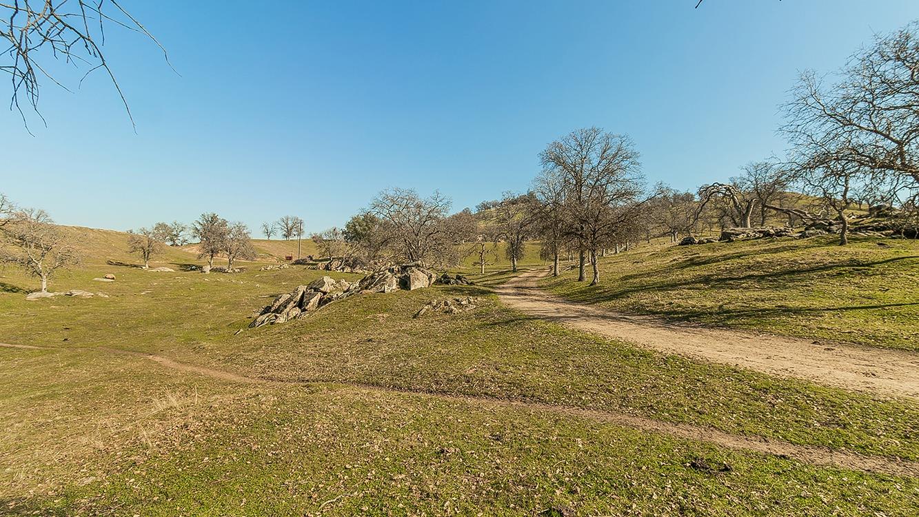 11185 Rusty Spur Ln, Clovis, CA 93619