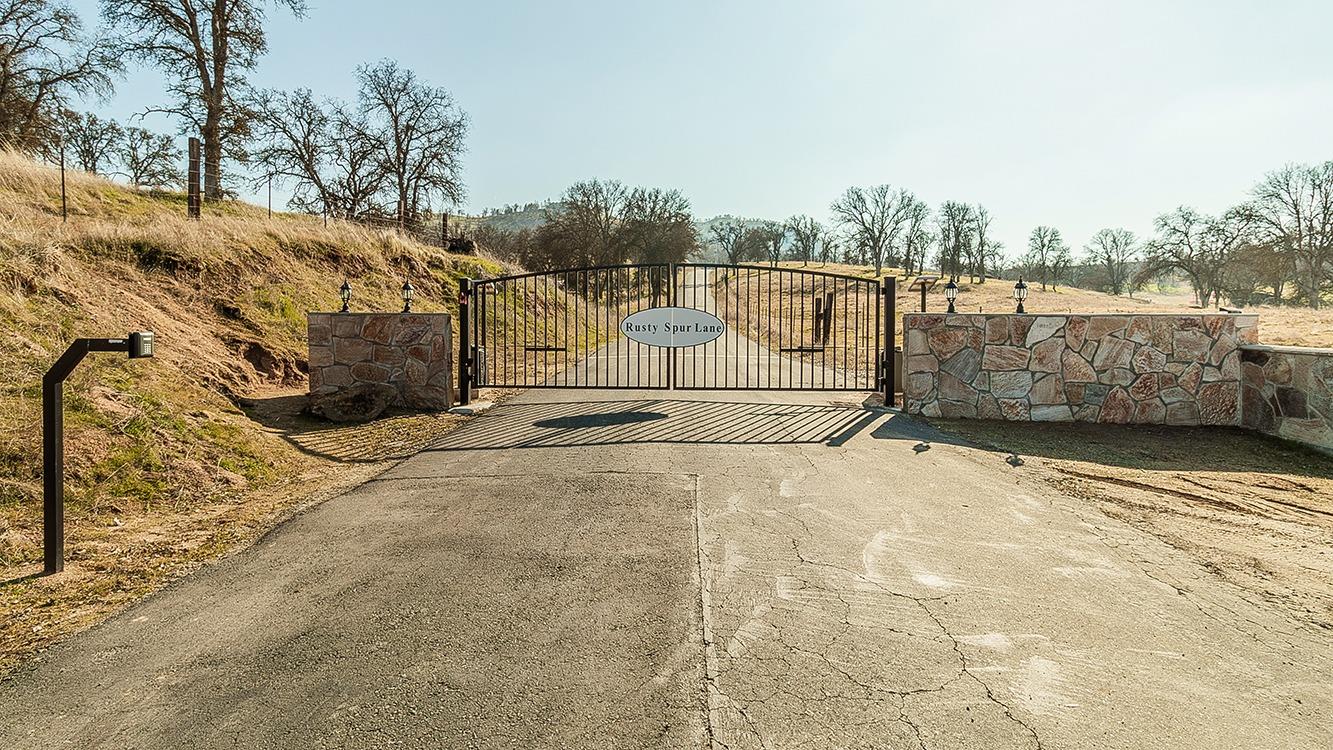 11185 Rusty Spur Ln, Clovis, CA 93619