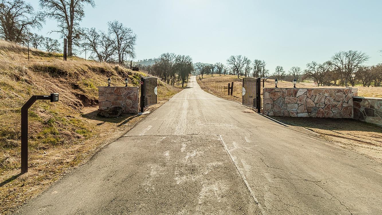 11185 Rusty Spur Ln, Clovis, CA 93619