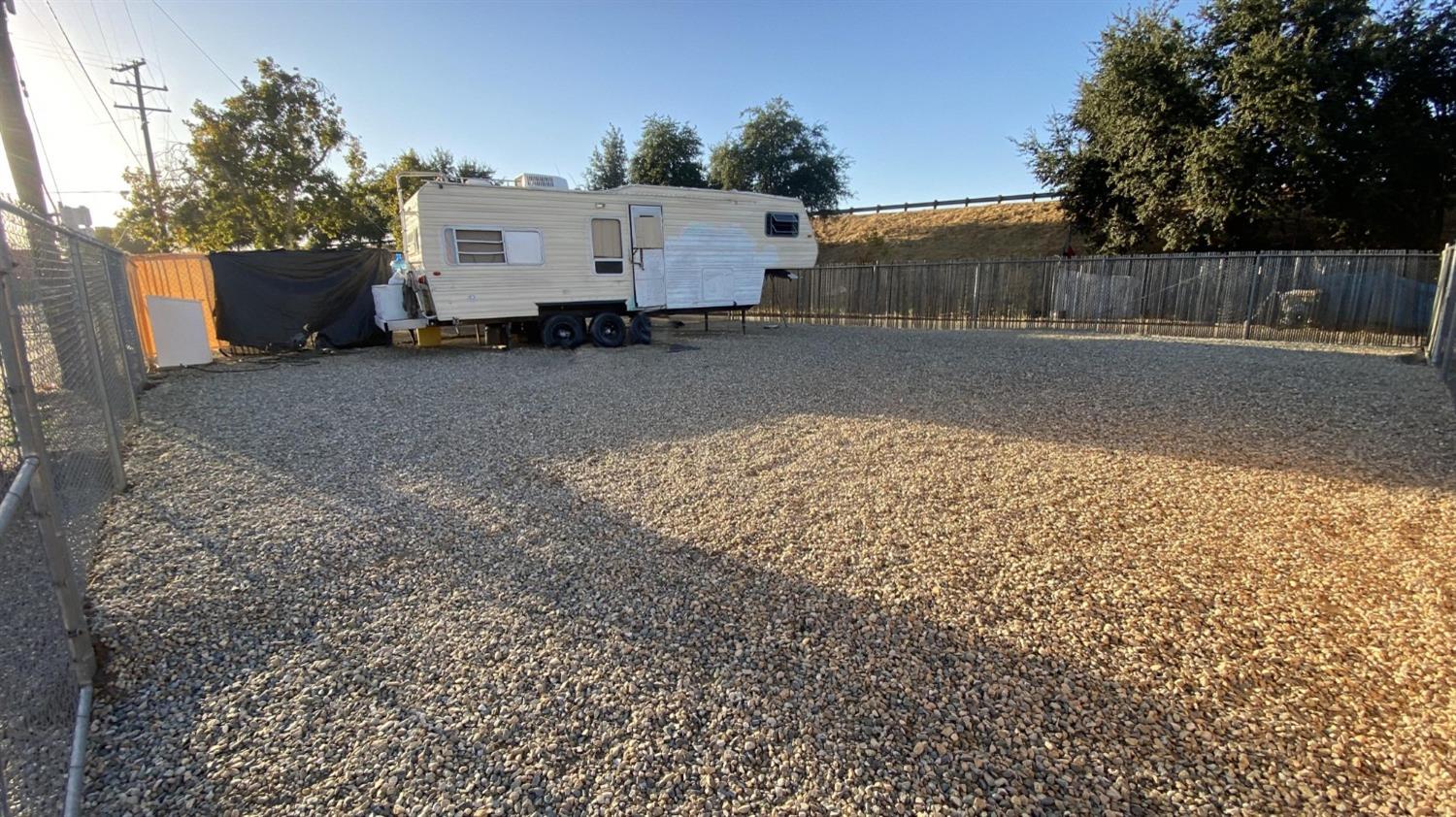 528 N Glenn Ave, Fresno, CA 93701